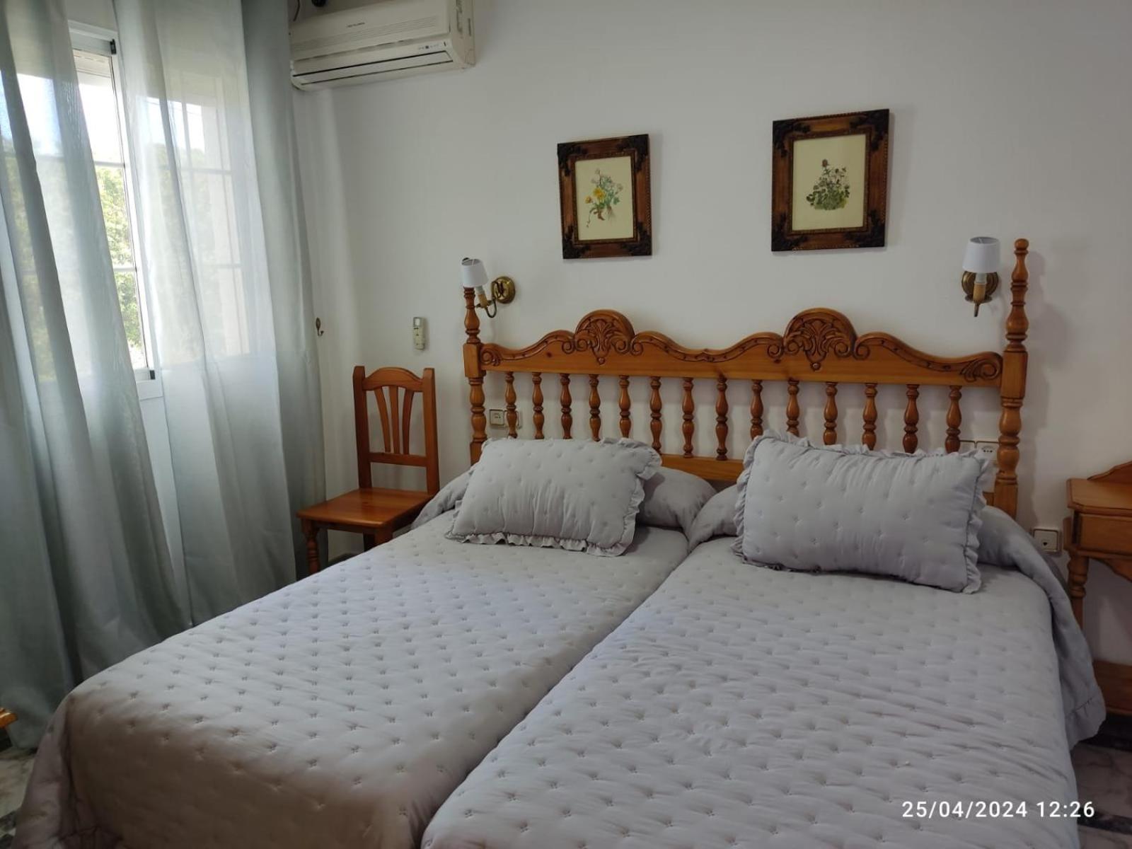Hostal Quinto Pino Чипиона Екстериор снимка
