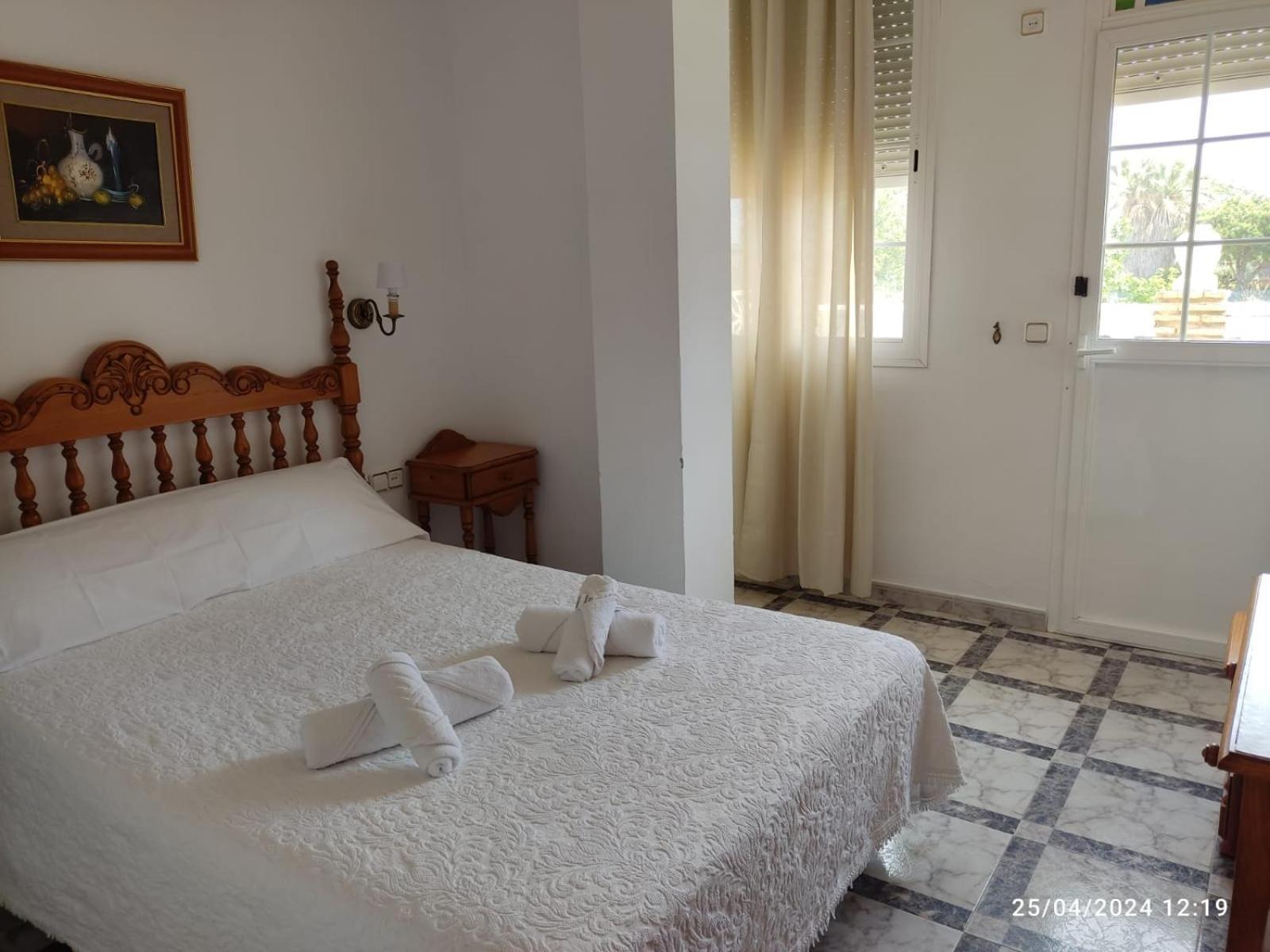 Hostal Quinto Pino Чипиона Екстериор снимка