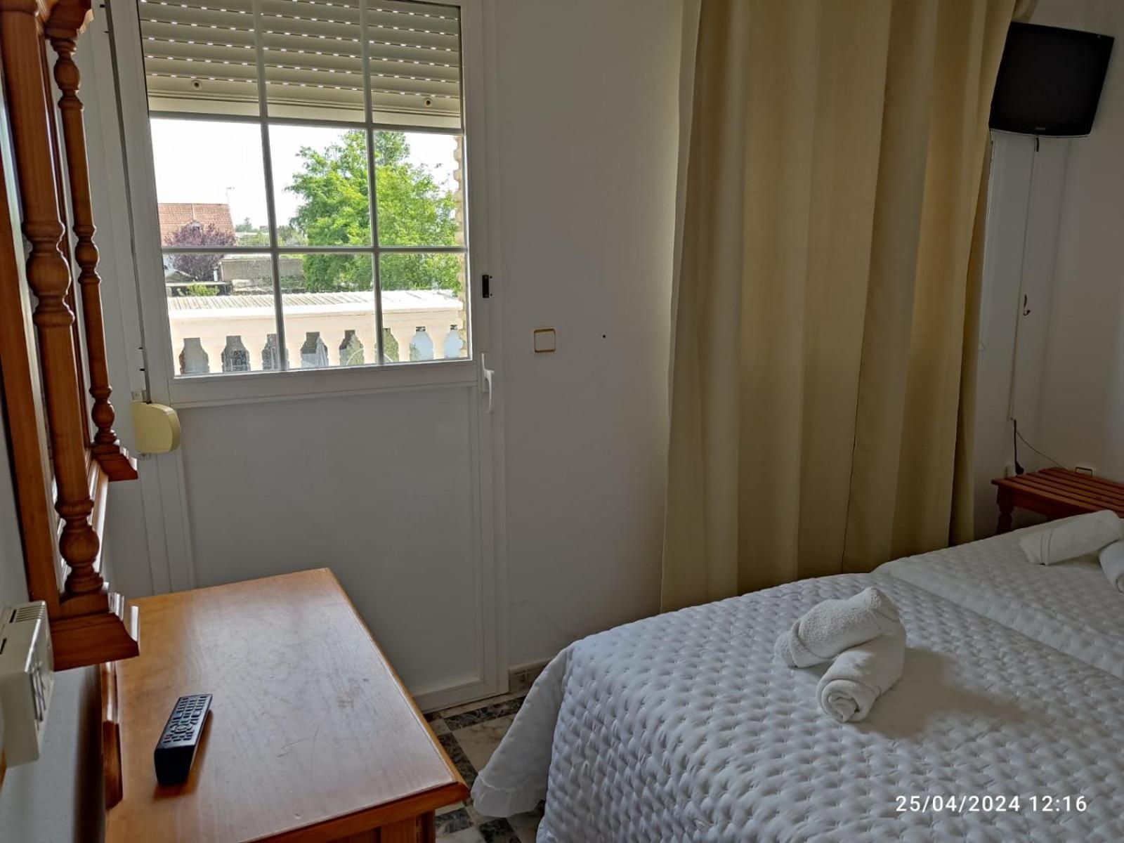 Hostal Quinto Pino Чипиона Екстериор снимка