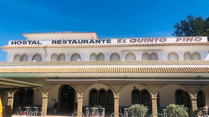 Hostal Quinto Pino Чипиона Екстериор снимка