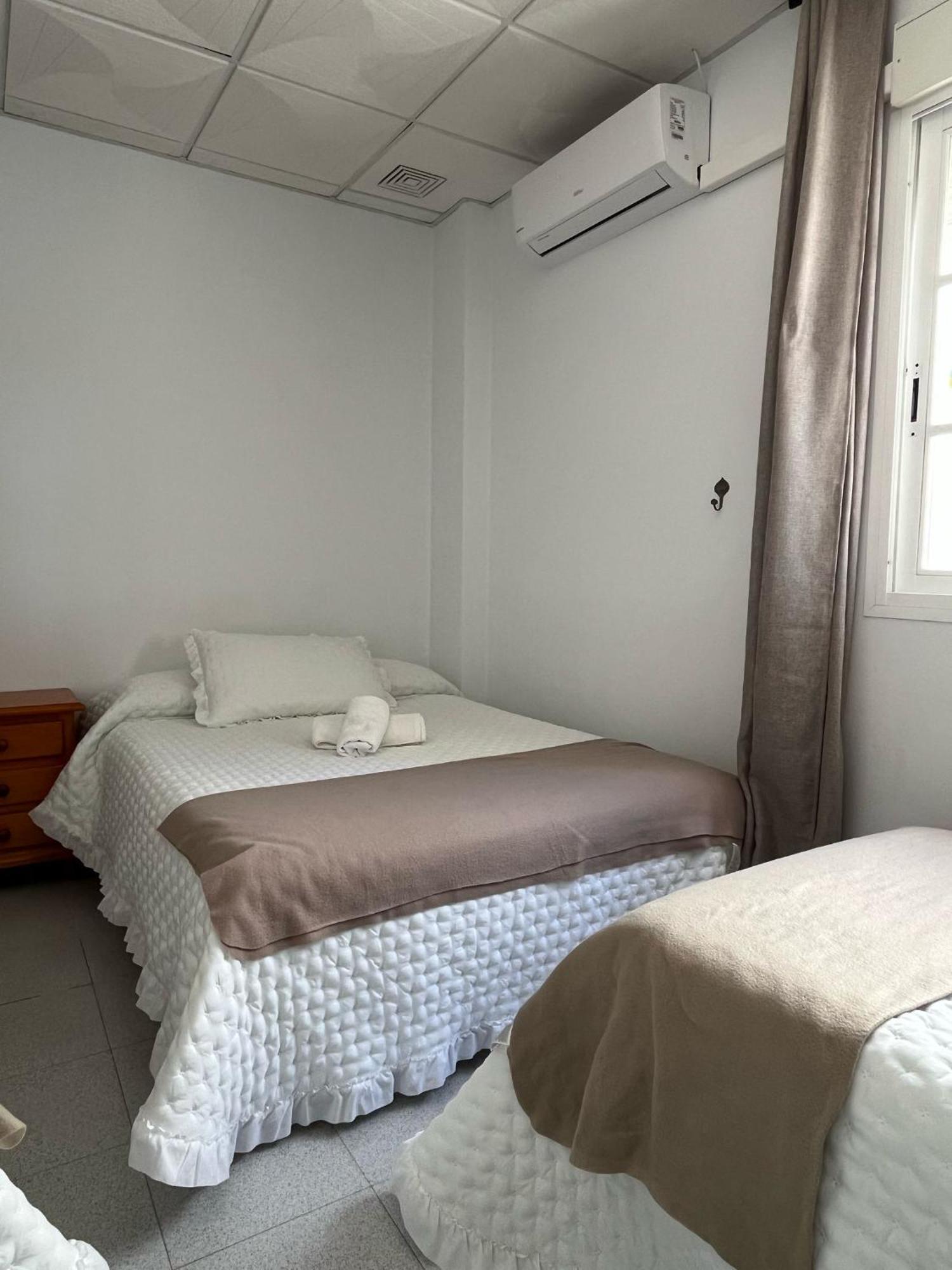 Hostal Quinto Pino Чипиона Екстериор снимка