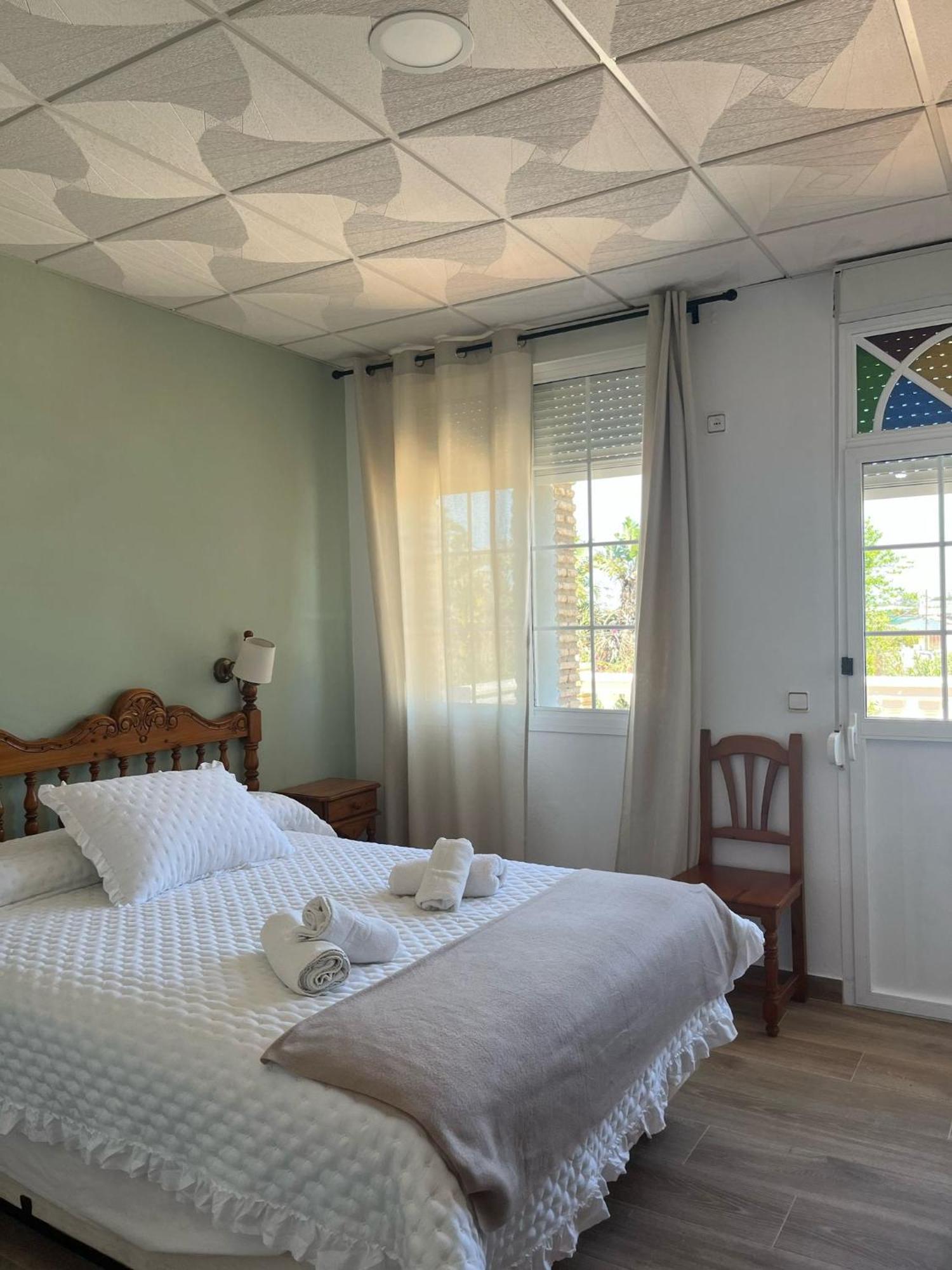 Hostal Quinto Pino Чипиона Екстериор снимка