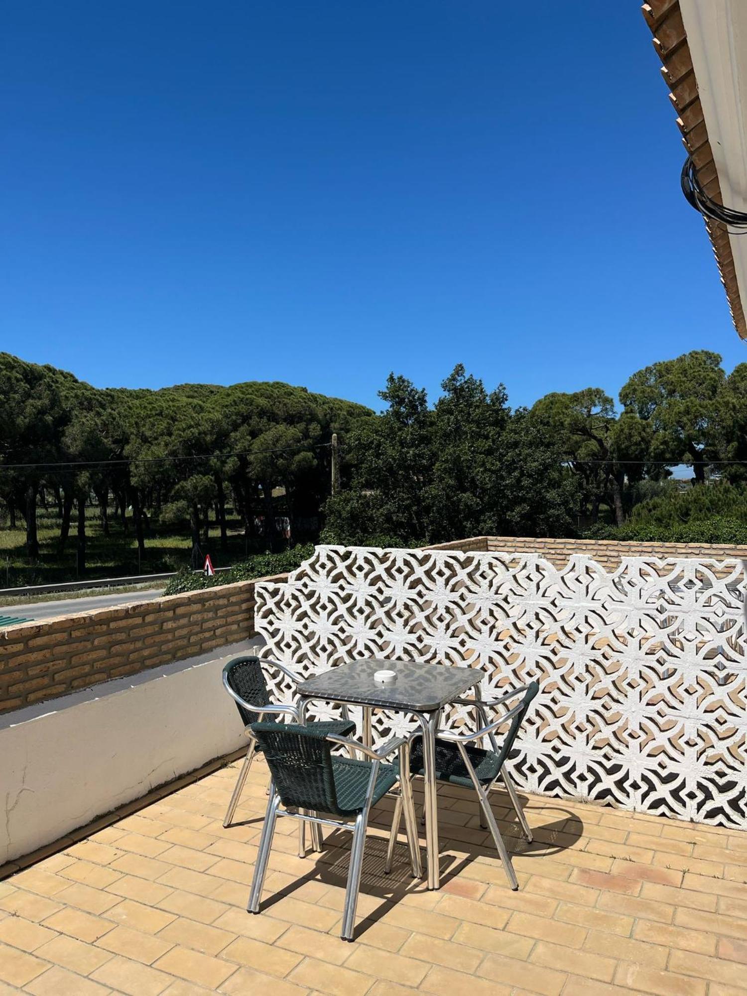 Hostal Quinto Pino Чипиона Екстериор снимка